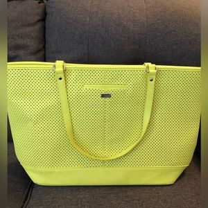 NWT Jewel by Thirty One XL perforated yellow tote
